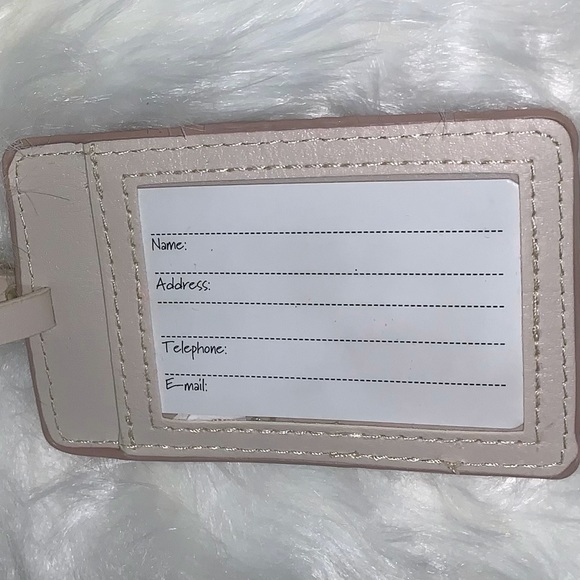 Adrienne Vittadini Python Print Luggage Tag - New - Picture 2 of 2